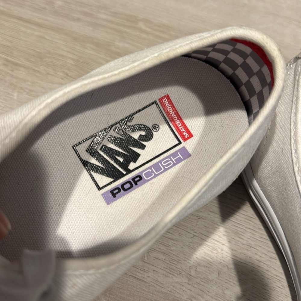 Vans skateboarding sneaker - Picture 2 of 6